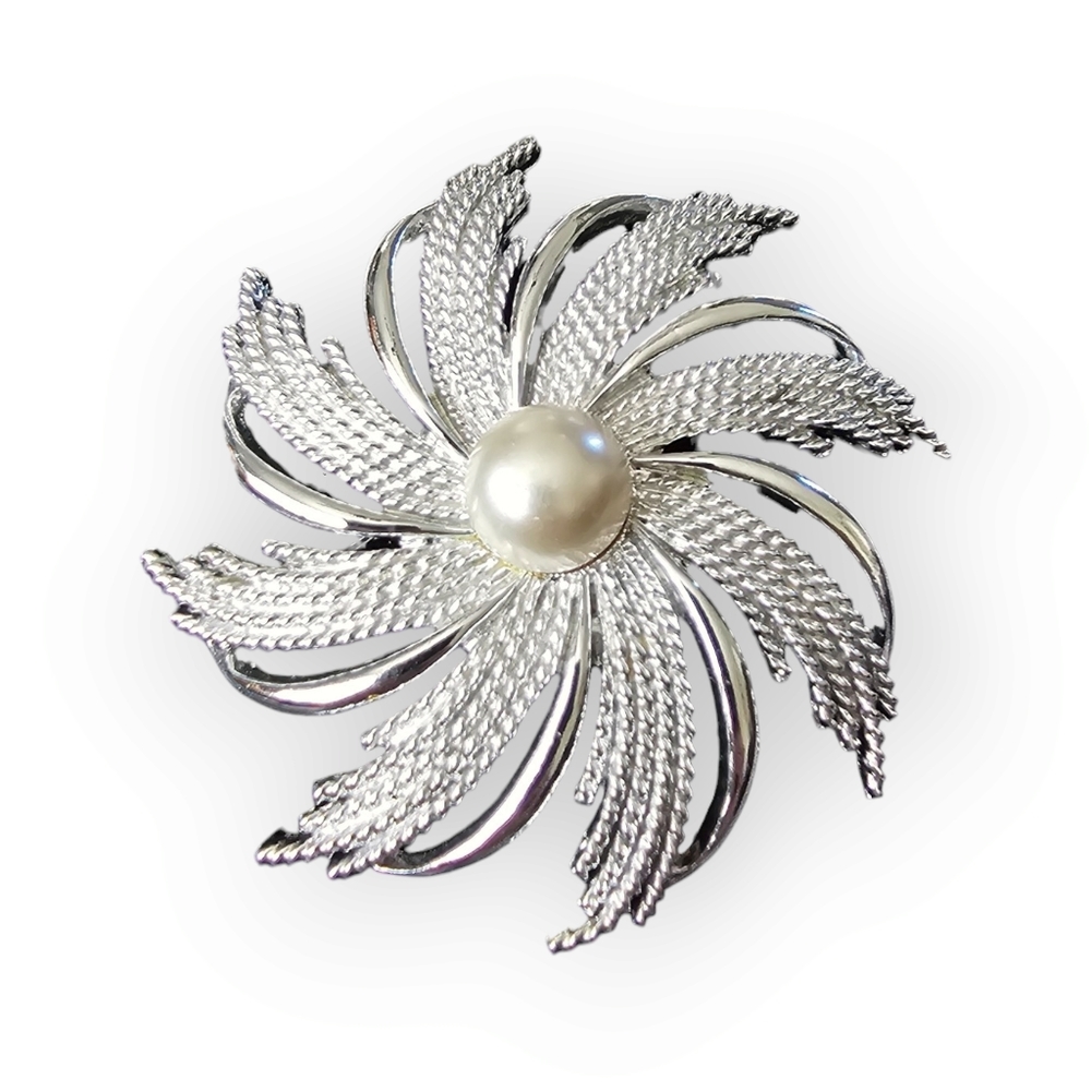 Vintage Sarah co pinwheel‎ Brooch